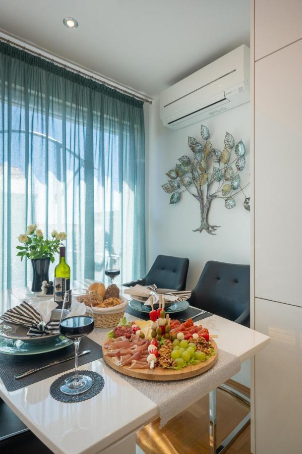 Apartment Tikvarin, Kastel Kambelovac Kaštela Eksteriør bilde