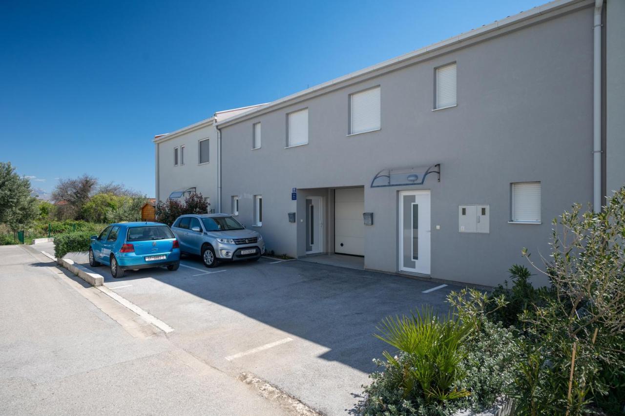 Apartment Tikvarin, Kastel Kambelovac Kaštela Eksteriør bilde