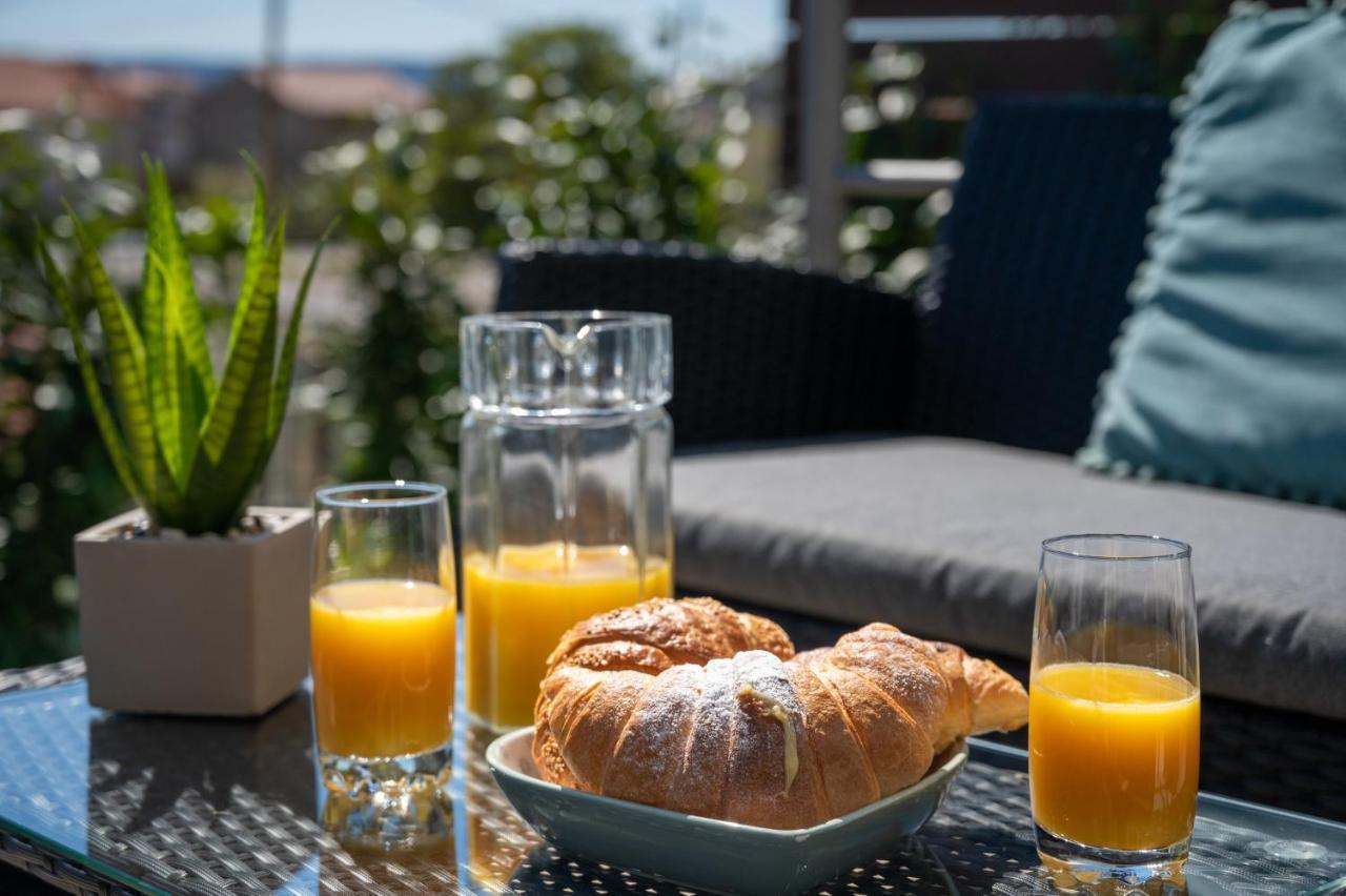 Apartment Tikvarin, Kastel Kambelovac Kaštela Eksteriør bilde