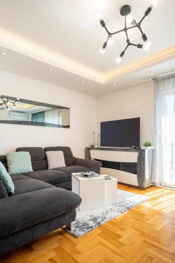 Apartment Tikvarin, Kastel Kambelovac Kaštela Eksteriør bilde