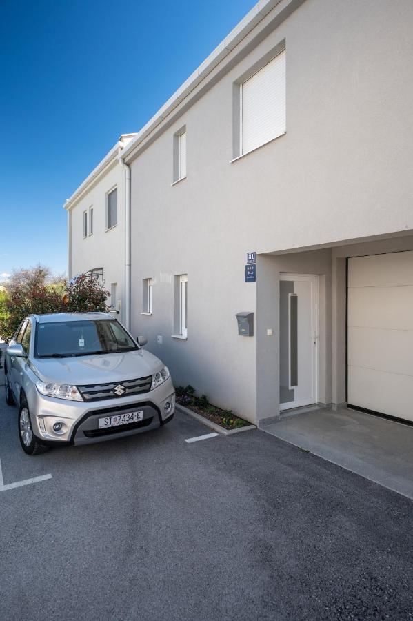 Apartment Tikvarin, Kastel Kambelovac Kaštela Eksteriør bilde