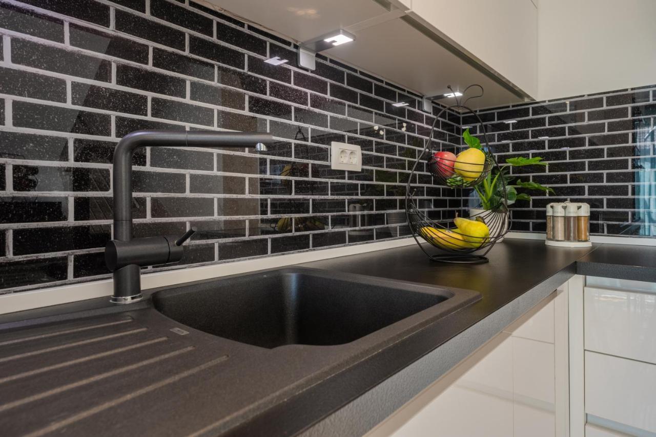 Apartment Tikvarin, Kastel Kambelovac Kaštela Eksteriør bilde