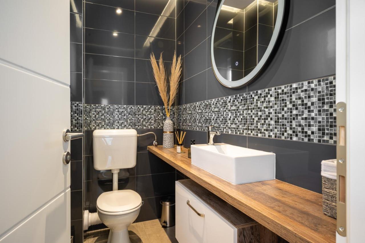 Apartment Tikvarin, Kastel Kambelovac Kaštela Eksteriør bilde