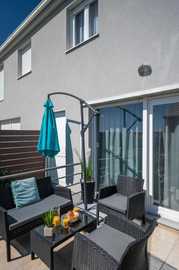 Apartment Tikvarin, Kastel Kambelovac Kaštela Eksteriør bilde