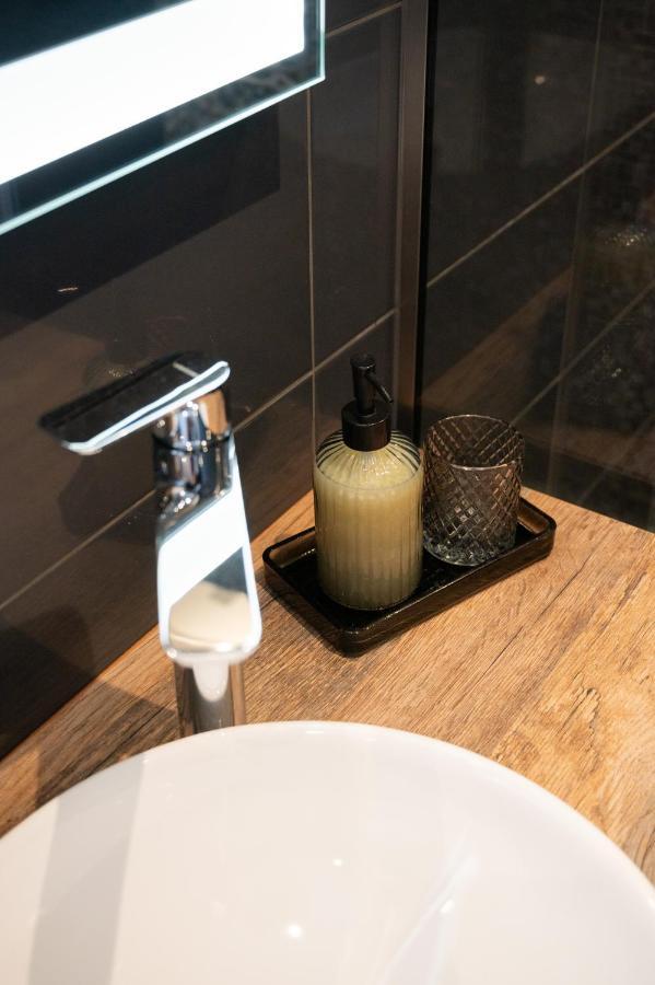 Apartment Tikvarin, Kastel Kambelovac Kaštela Eksteriør bilde