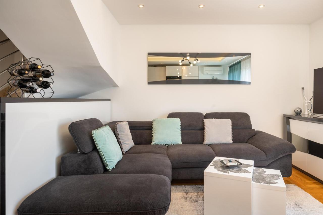 Apartment Tikvarin, Kastel Kambelovac Kaštela Eksteriør bilde