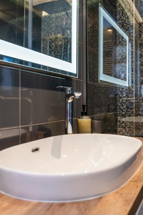 Apartment Tikvarin, Kastel Kambelovac Kaštela Eksteriør bilde