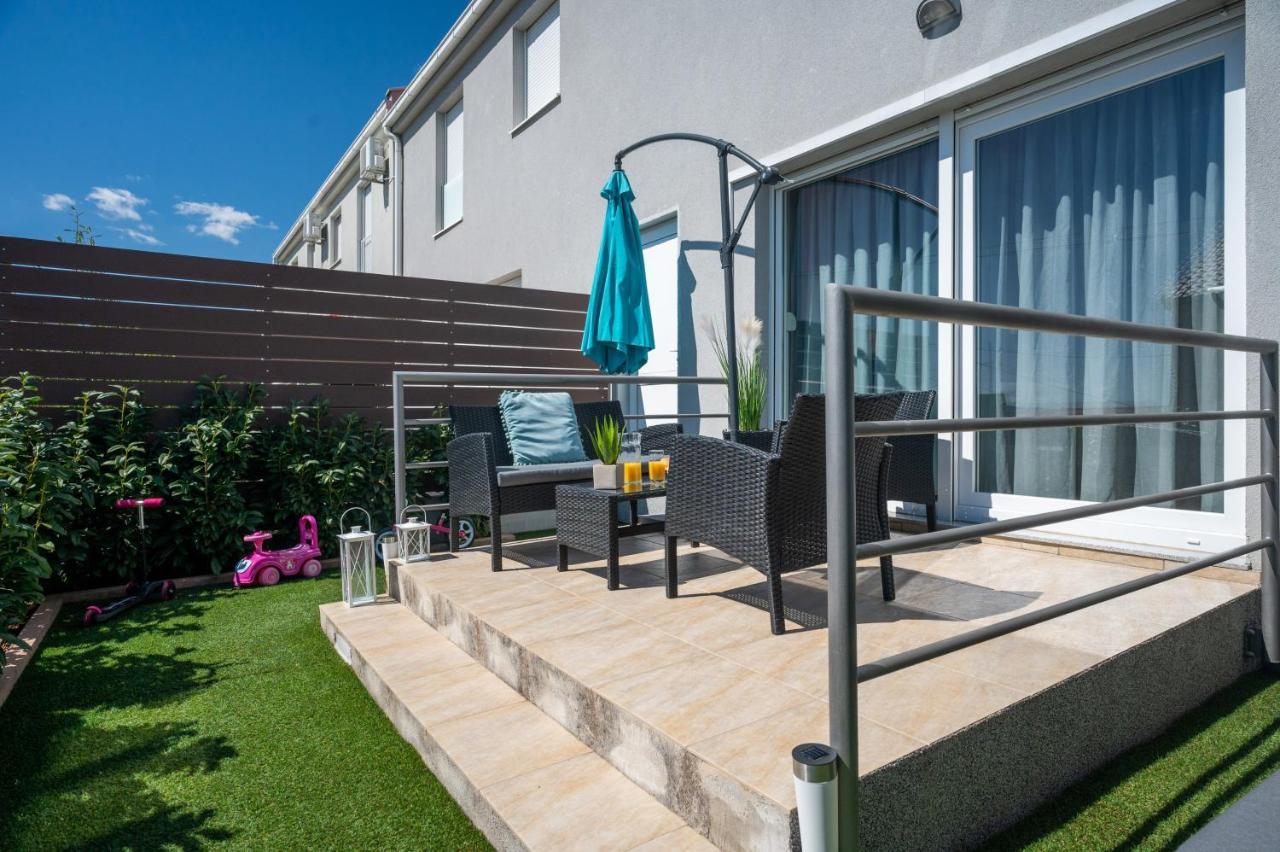 Apartment Tikvarin, Kastel Kambelovac Kaštela Eksteriør bilde